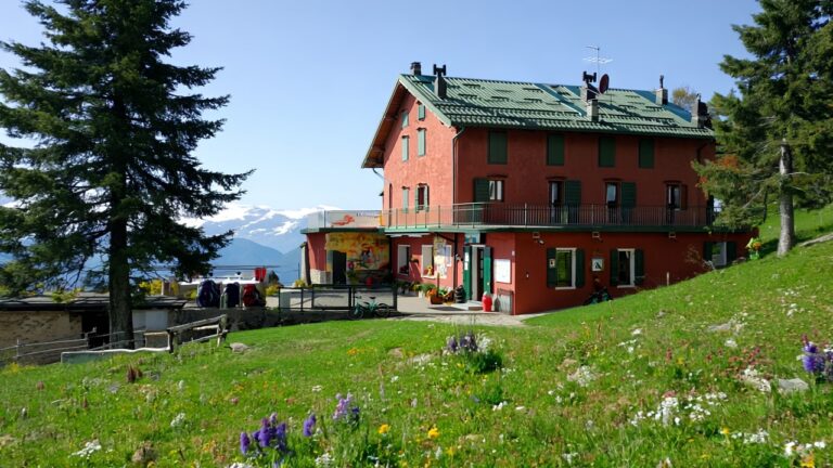 rifugio capanna vittoria leccolaghivali