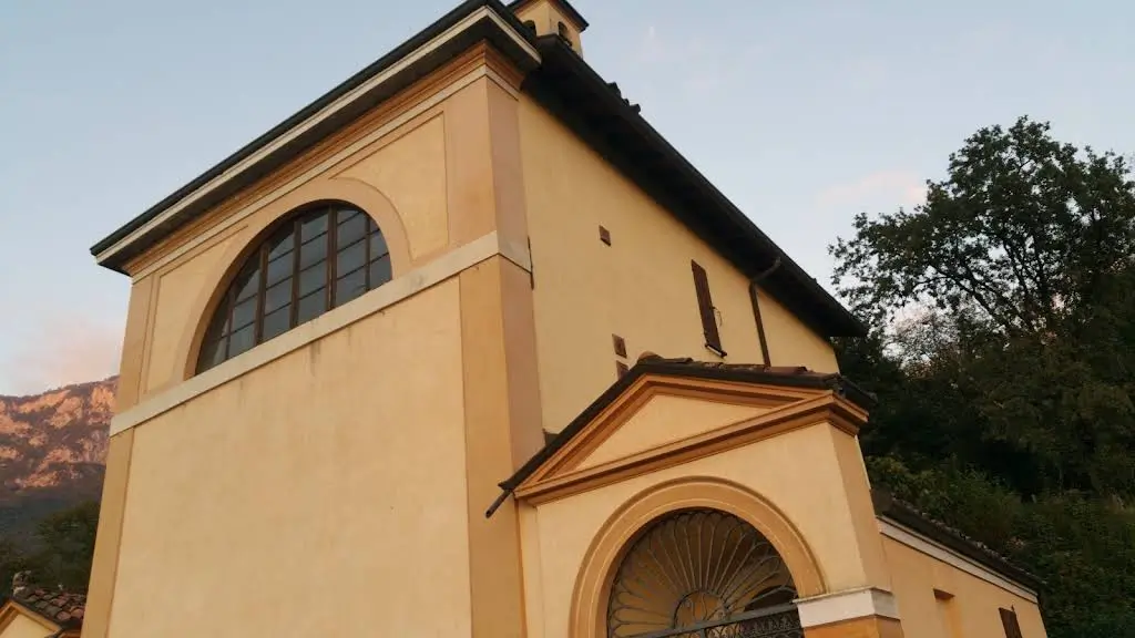 Alla scoperta delle erbe spontanee della Valsassina 15 madonna della rovinata1