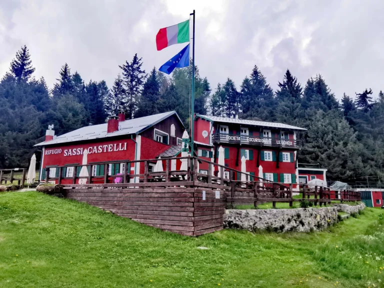 sassi castelli refuge