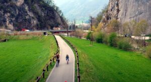 Valsassina con i bambini: tra natura autentica, pedalate e sagre di montagna