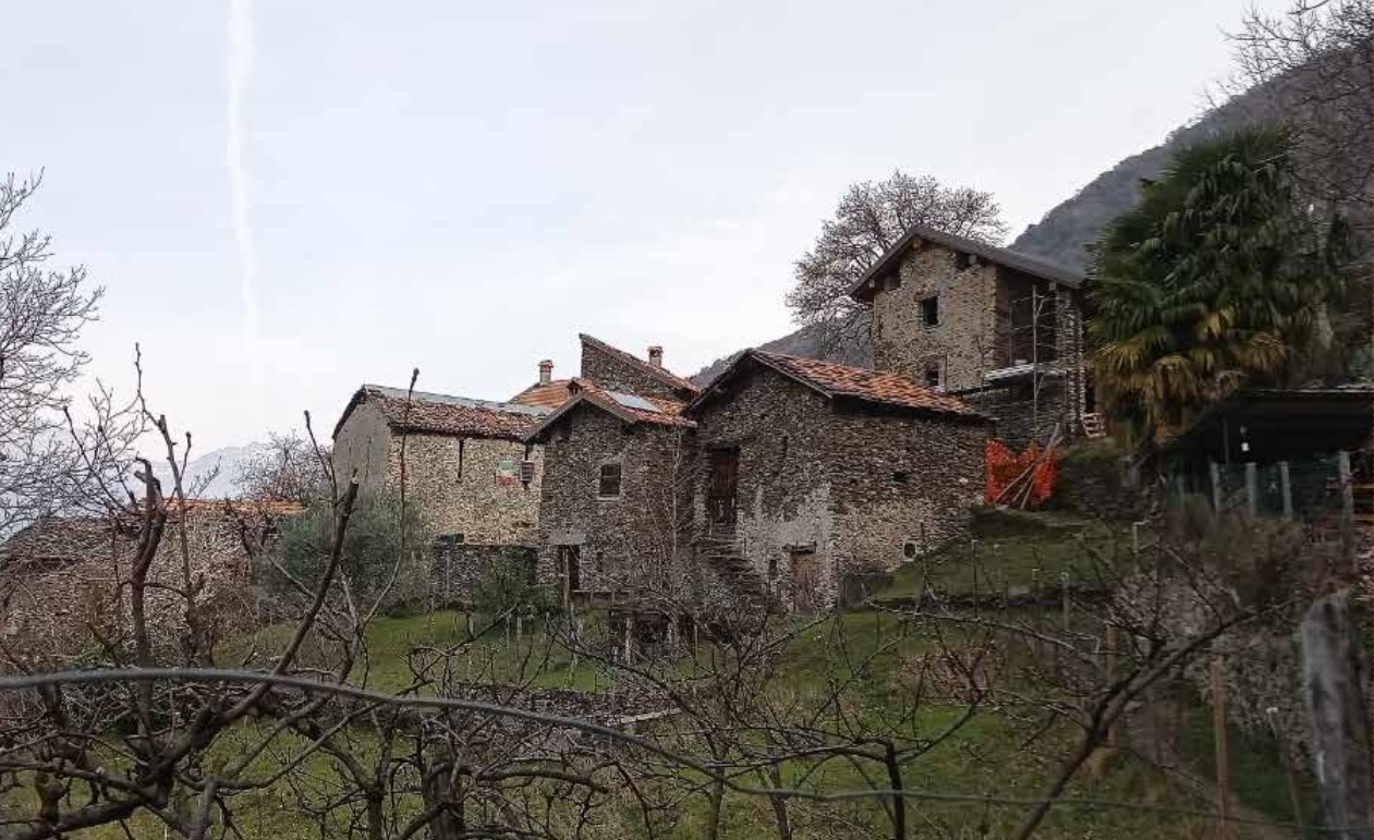 Borgo di Mandonico, un fermo immagine della vecchia Dorio