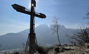 Croce di Crevesto, il balcone naturale di Primaluna
