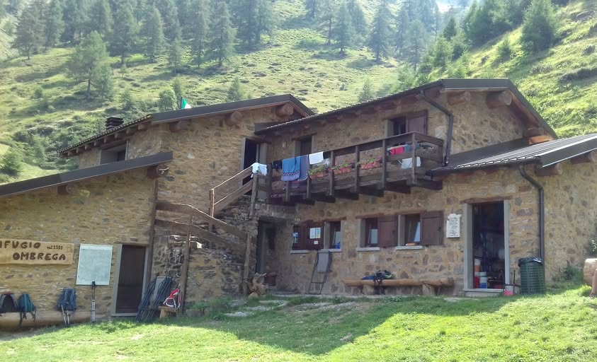 Escursione al rifugio Ombrega in alta Val Marcia